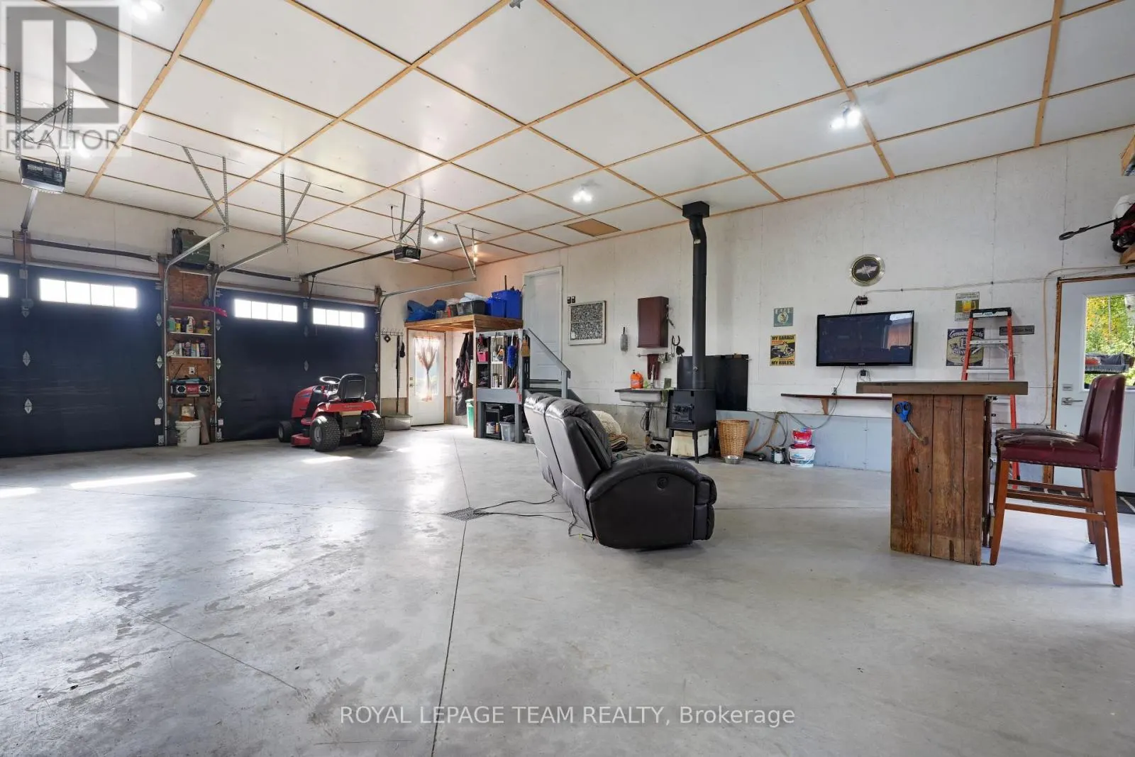 10527 KIRKER ROAD