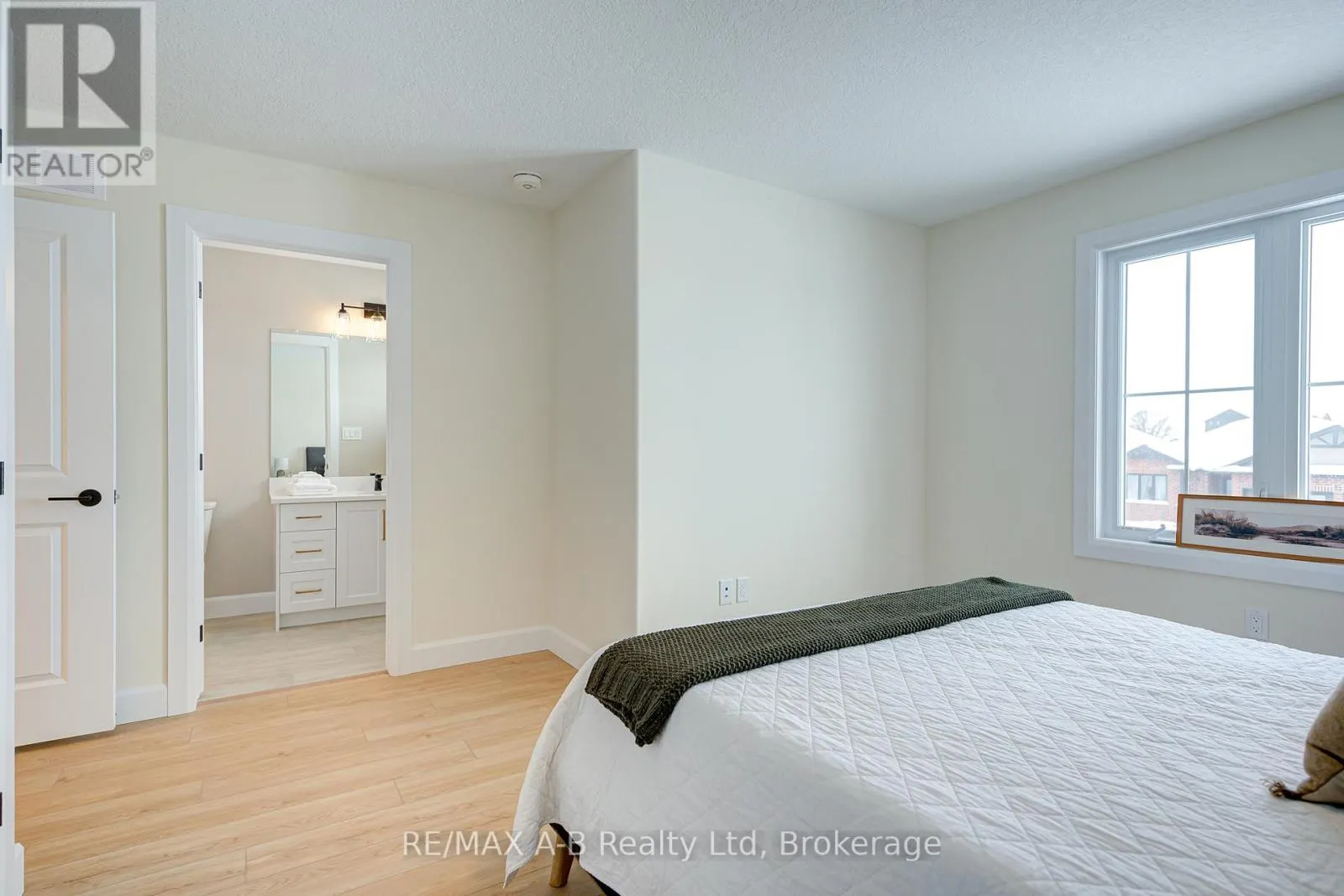 30 LINDA DRIVE