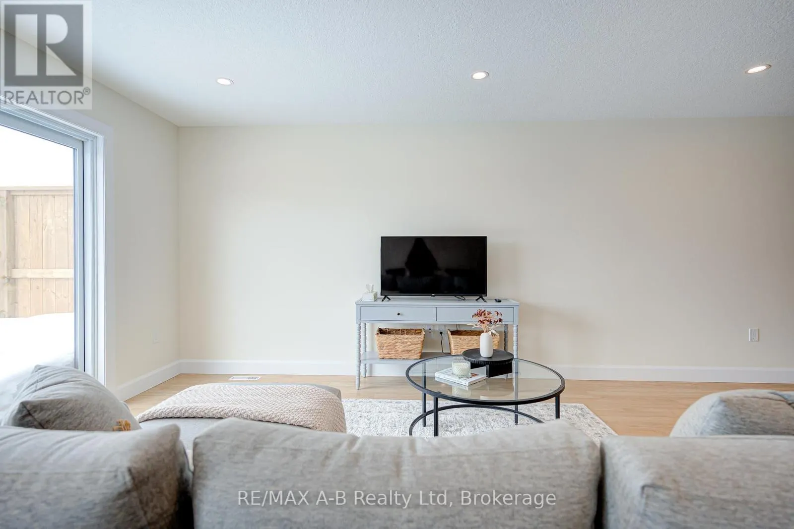30 LINDA DRIVE