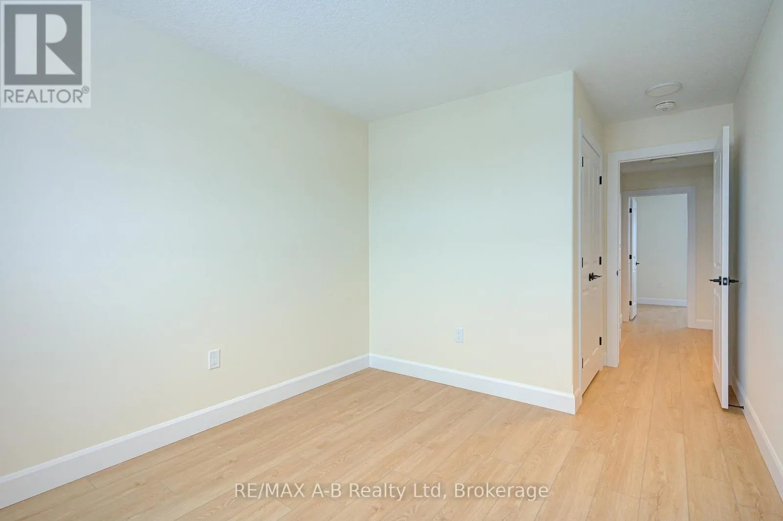30 LINDA DRIVE