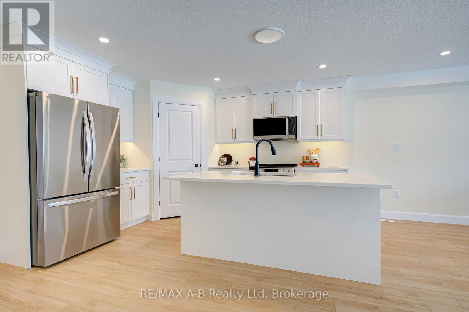 30 LINDA DRIVE
