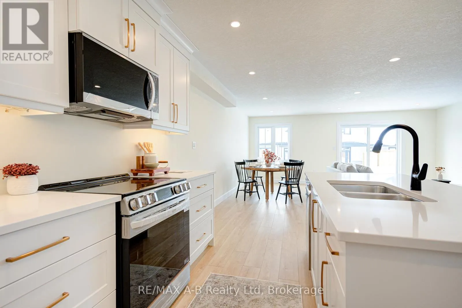 28 LINDA DRIVE