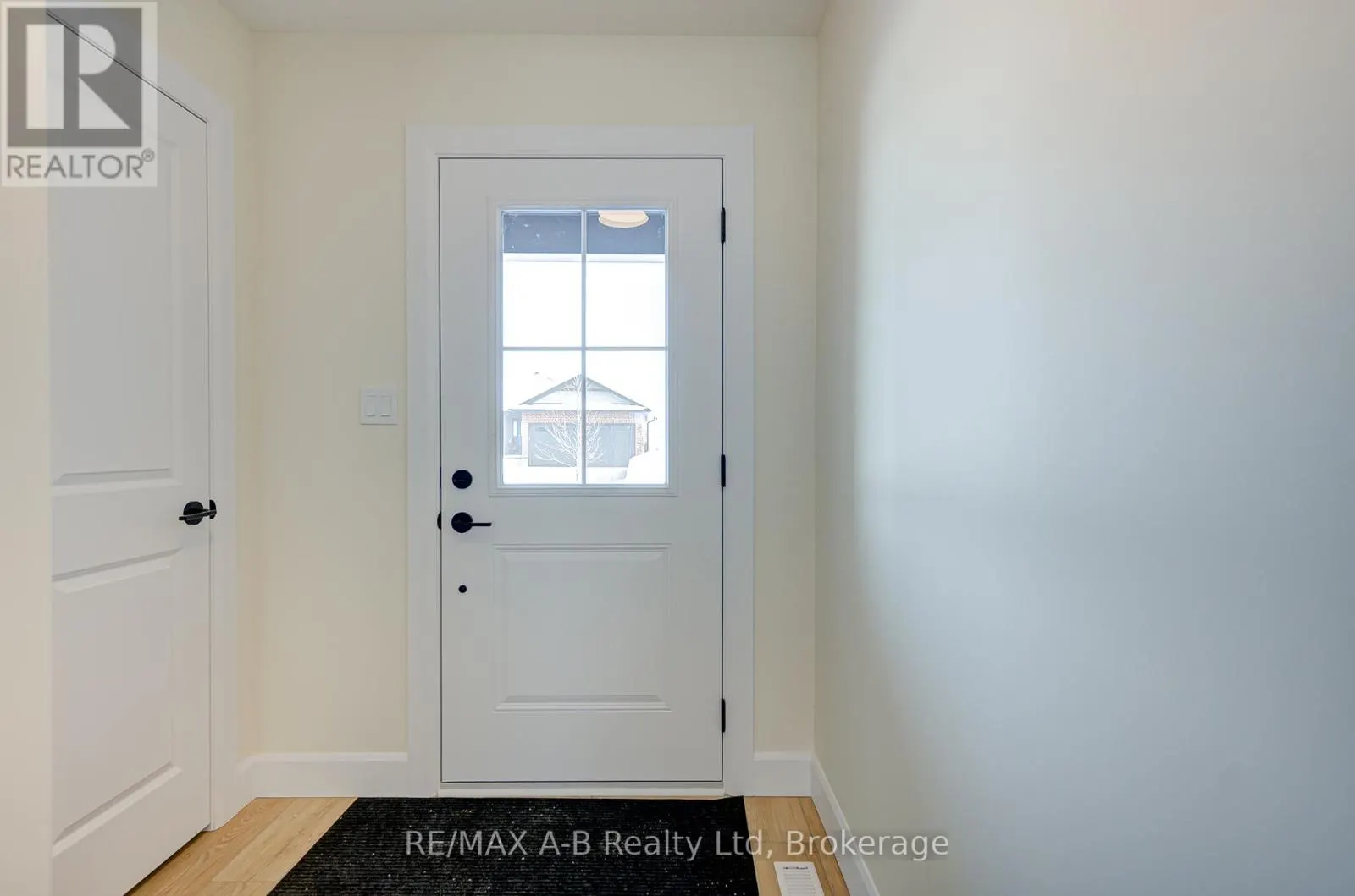 28 LINDA DRIVE
