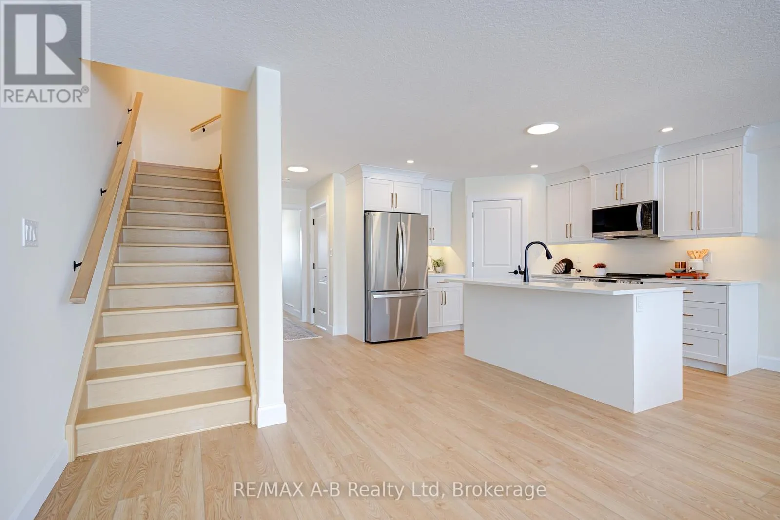 28 LINDA DRIVE