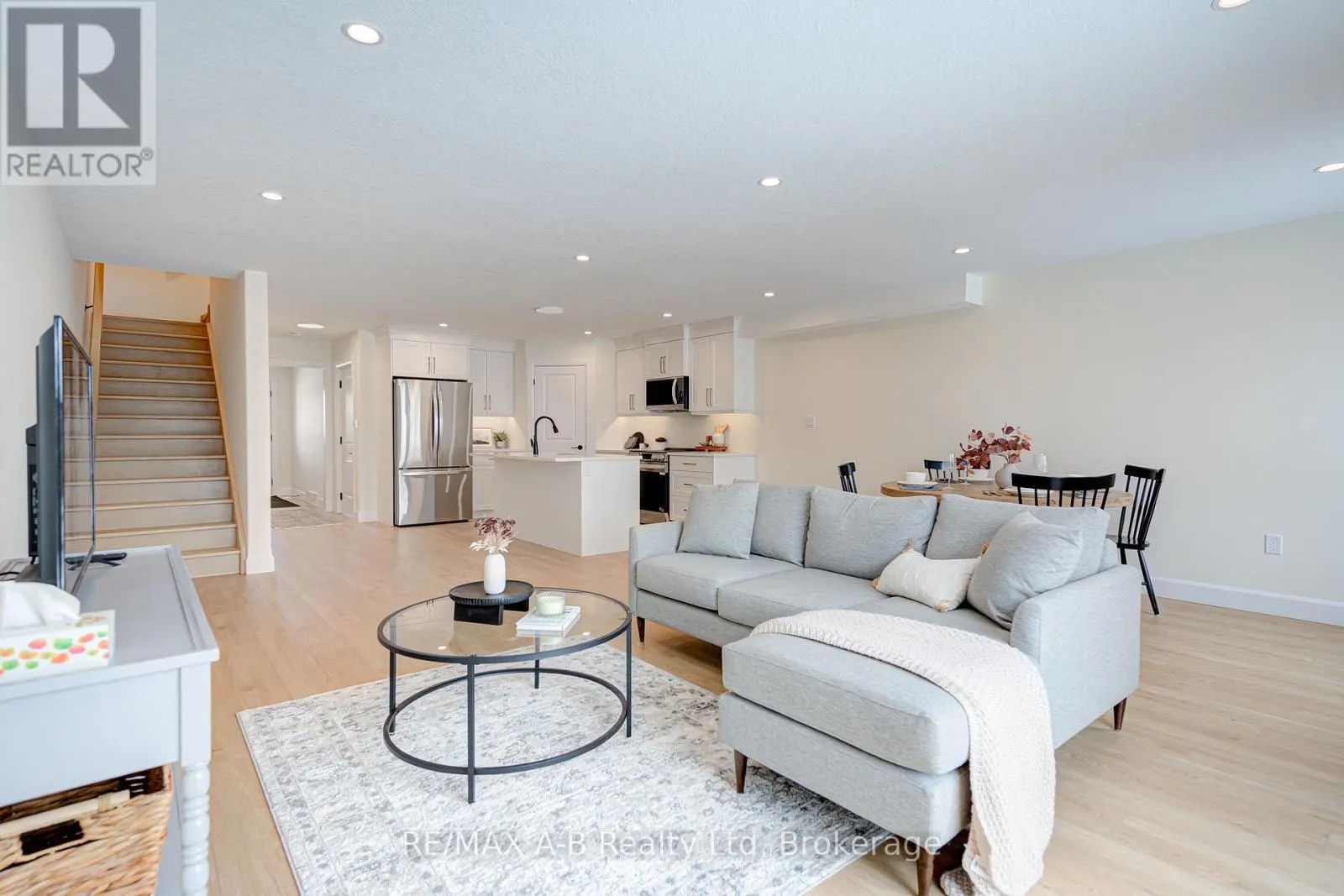 28 LINDA DRIVE