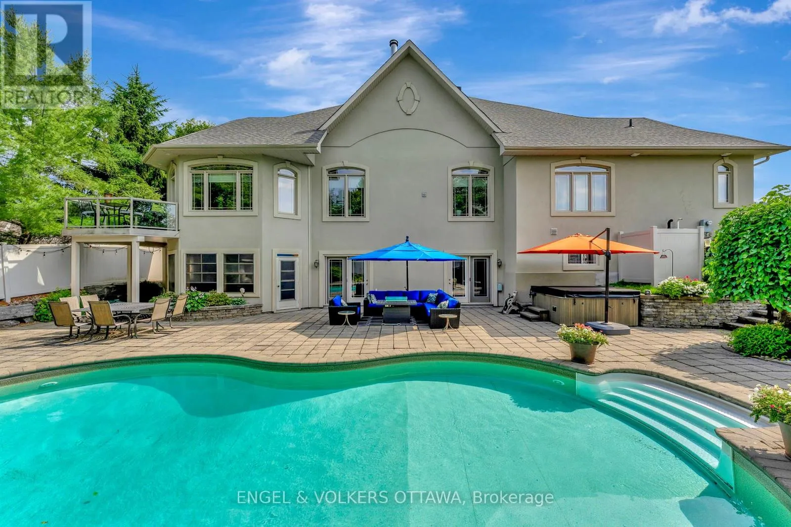 2 BEECHGROVE GARDENS