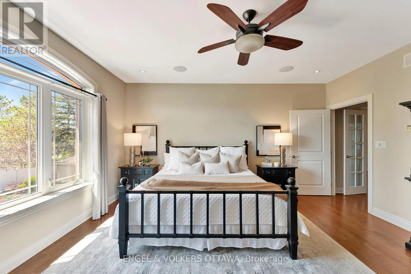 2 BEECHGROVE GARDENS