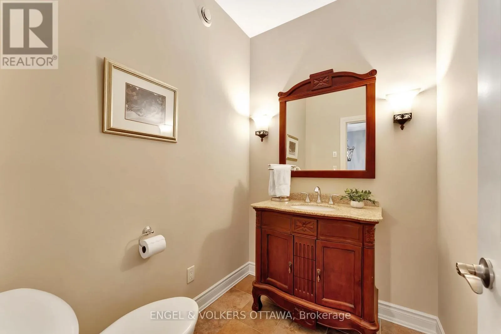 2 BEECHGROVE GARDENS