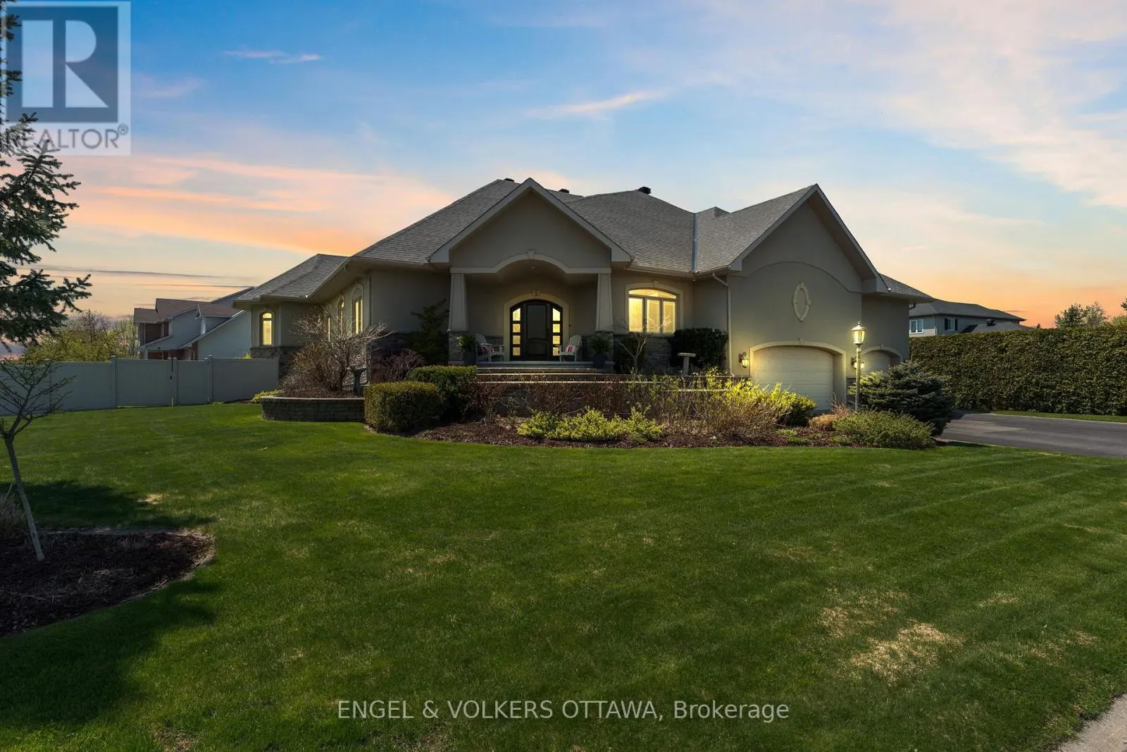 2 BEECHGROVE GARDENS