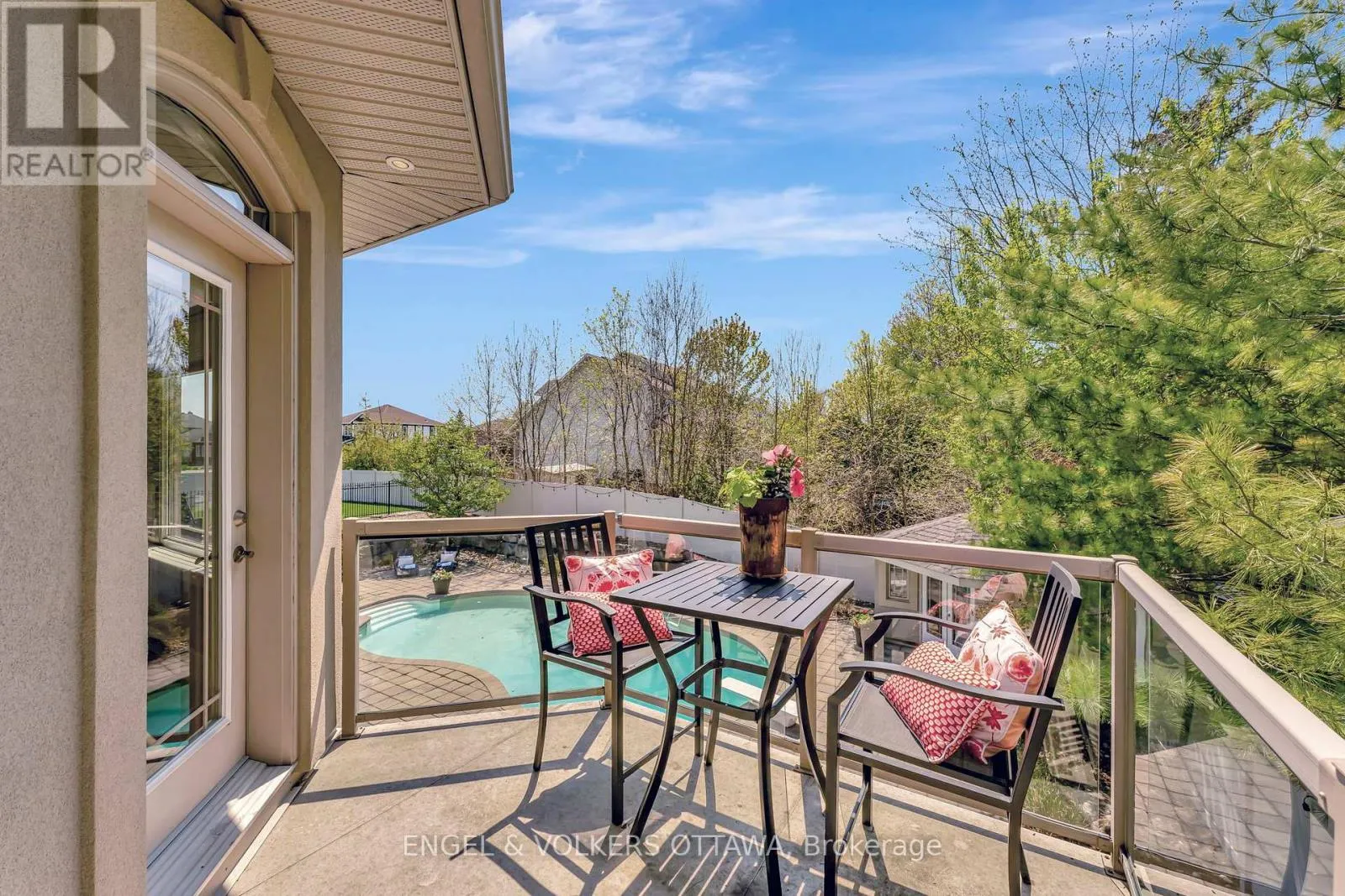 2 BEECHGROVE GARDENS