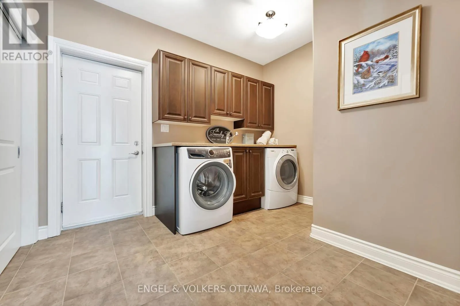 2 BEECHGROVE GARDENS
