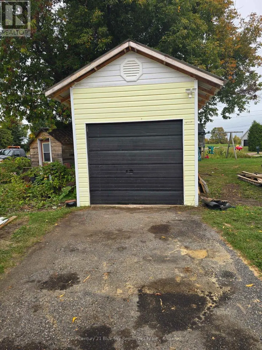 601 DRIVE-IN ROAD