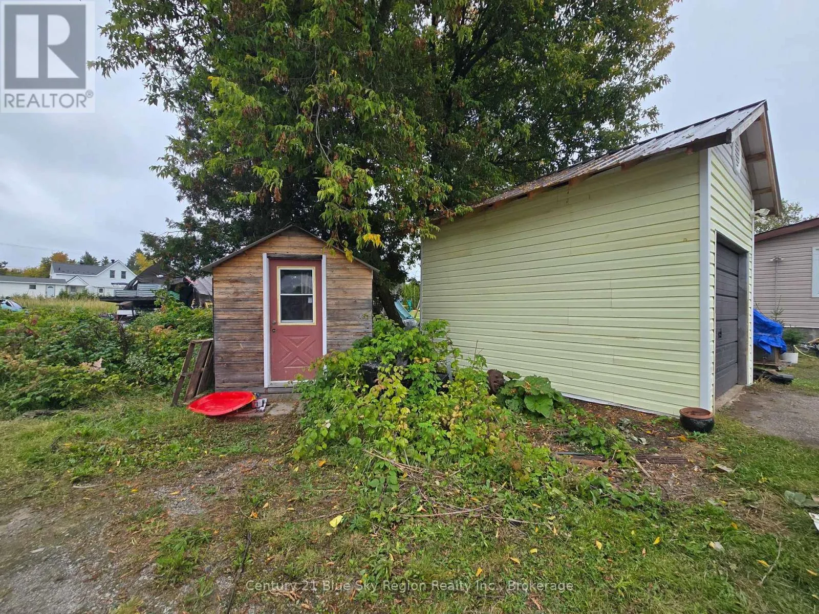 601 DRIVE-IN ROAD
