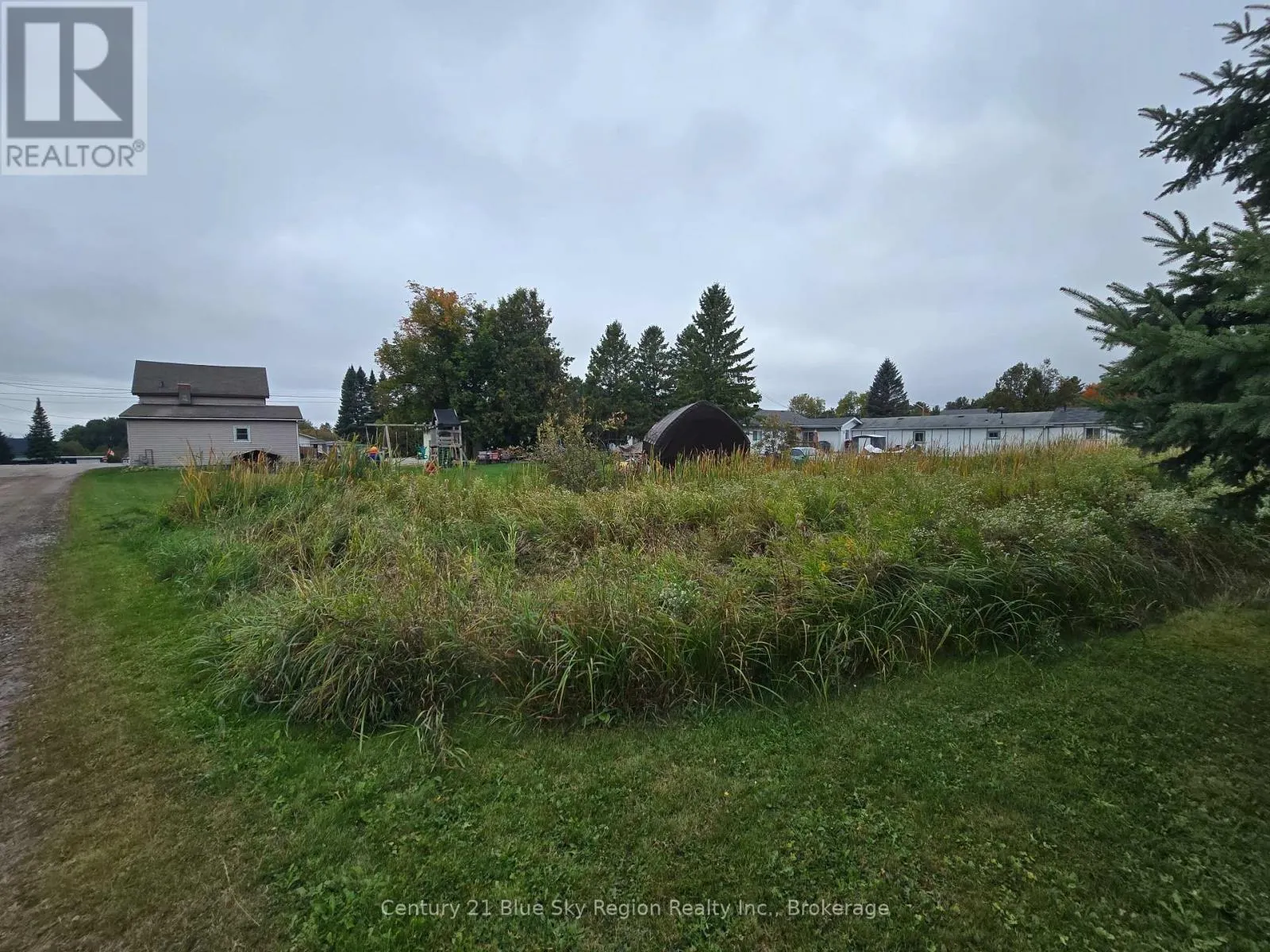601 DRIVE-IN ROAD