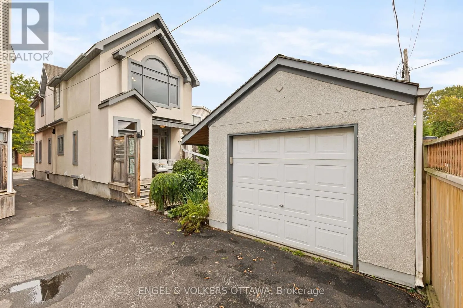 A - 120 DRUMMOND STREET