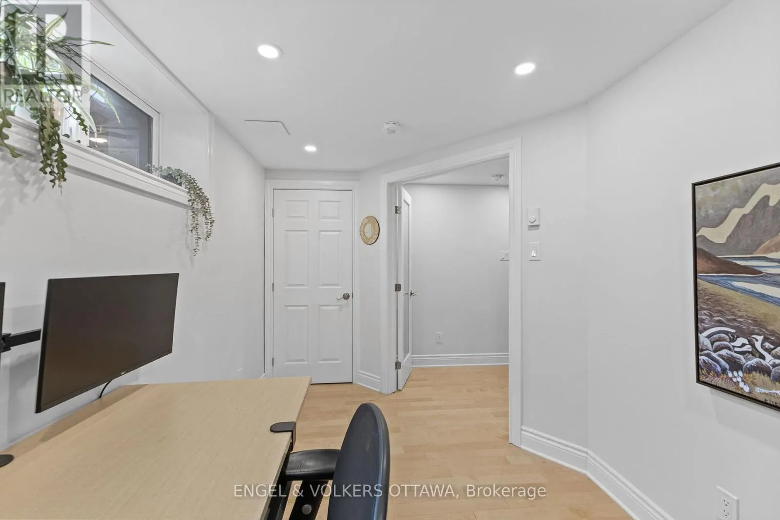 A - 120 DRUMMOND STREET