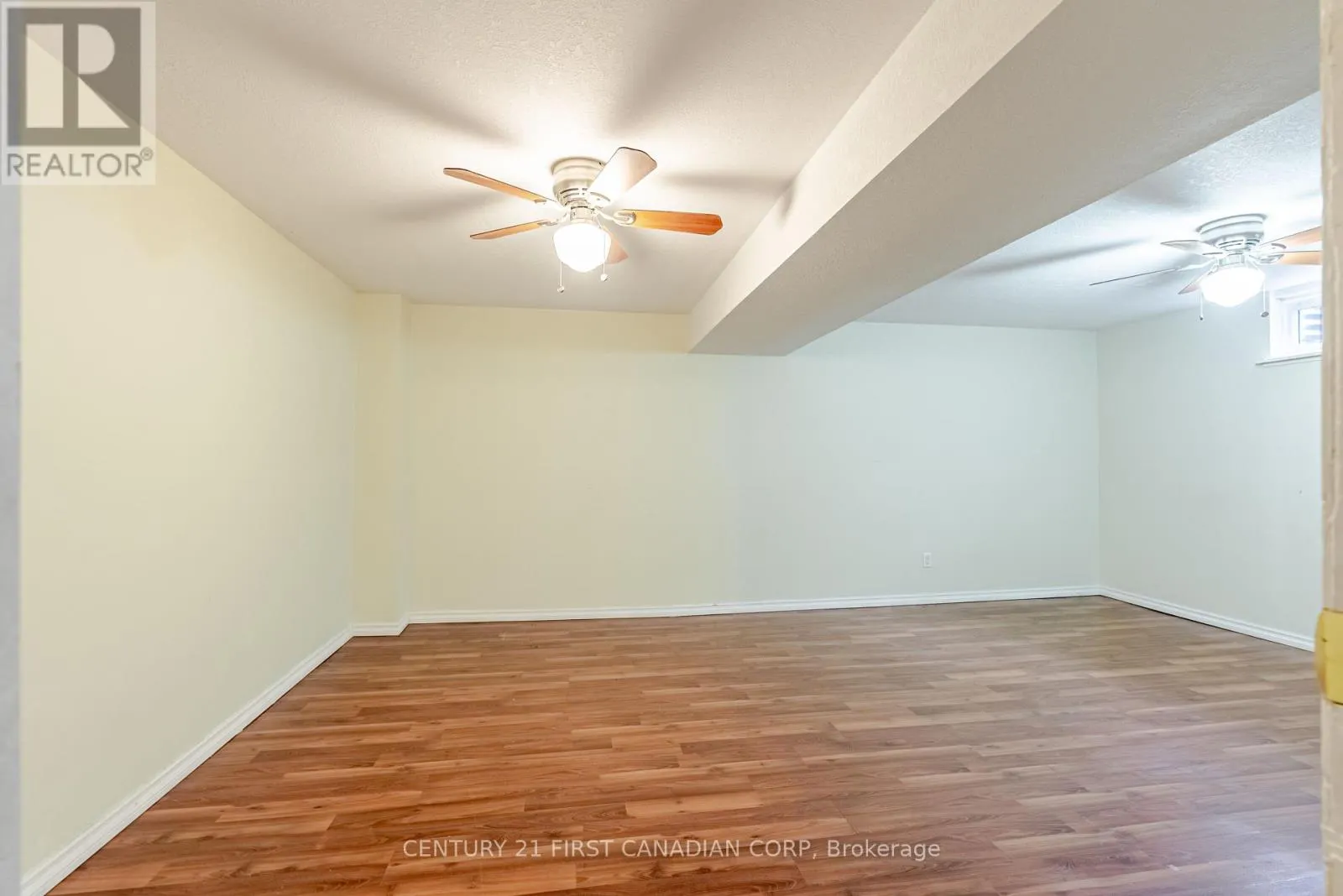 8 - 360 HOMESTEAD COURT, #8