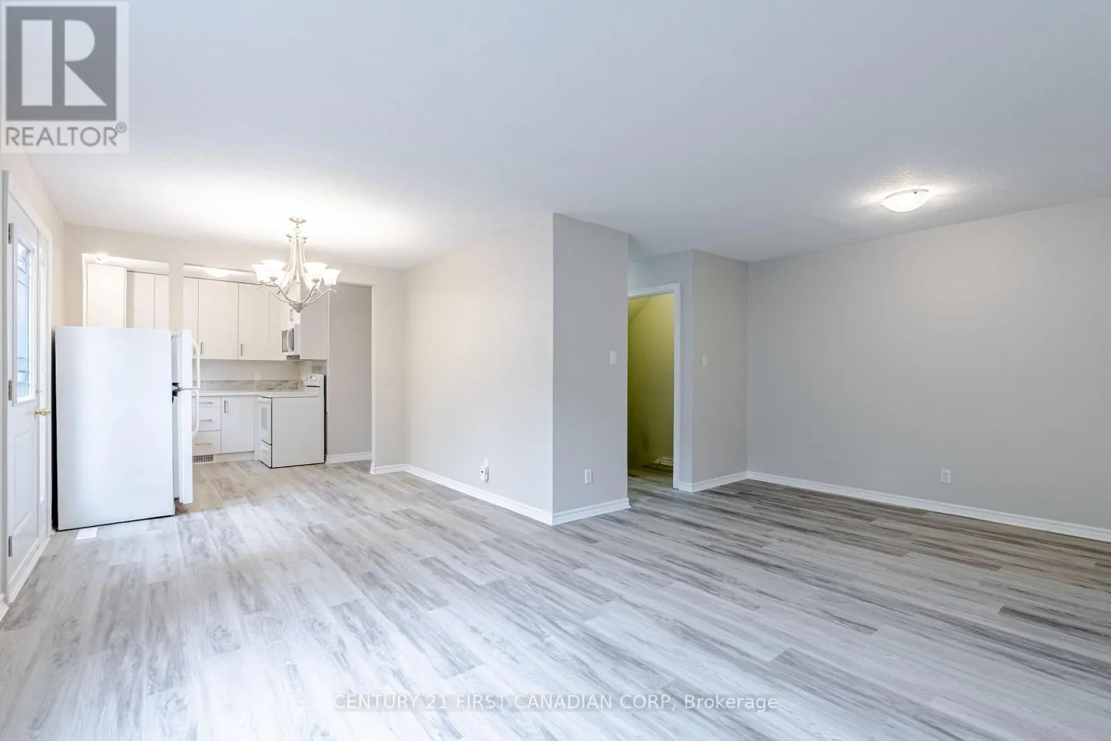 8 - 360 HOMESTEAD COURT, #8