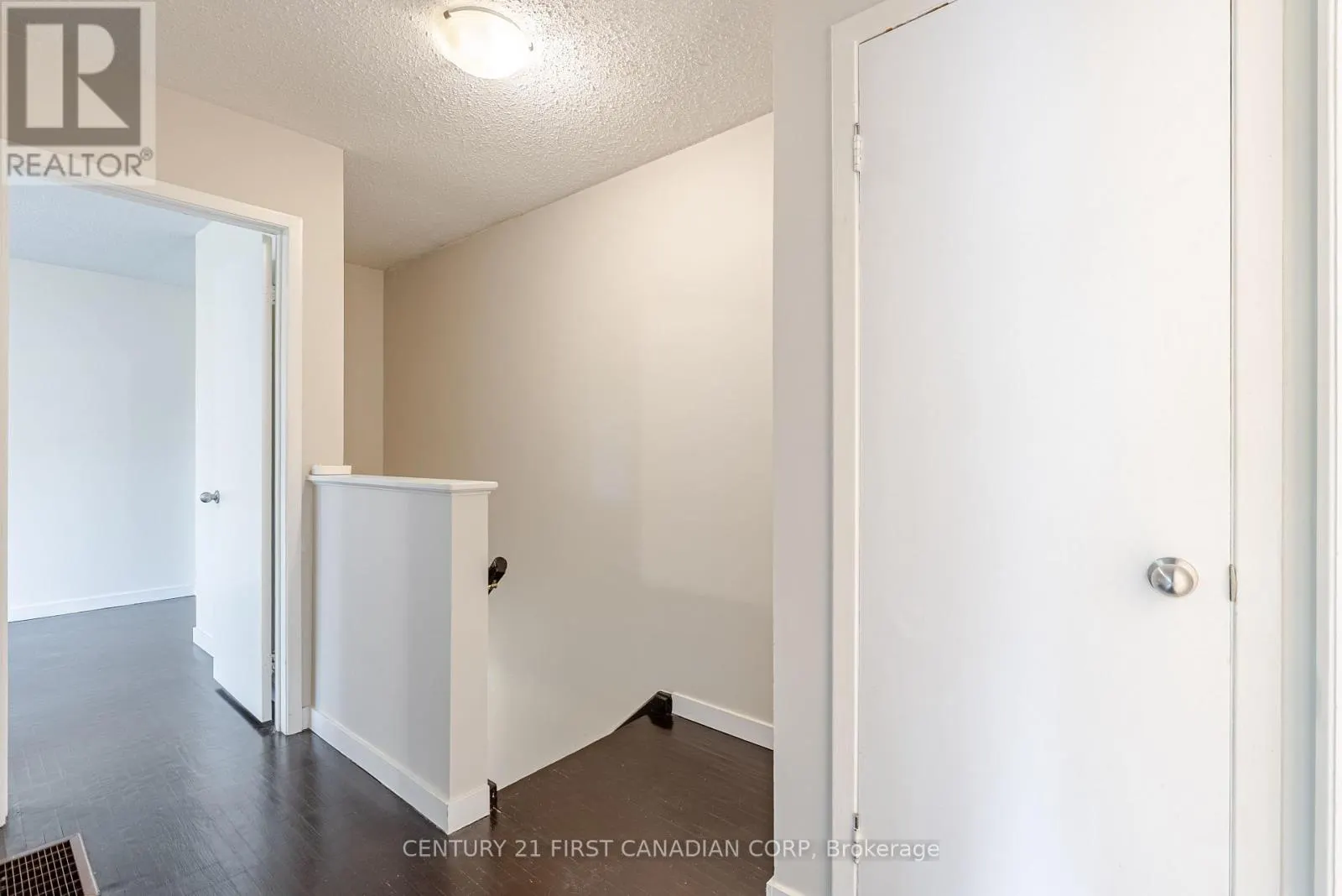8 - 360 HOMESTEAD COURT, #8