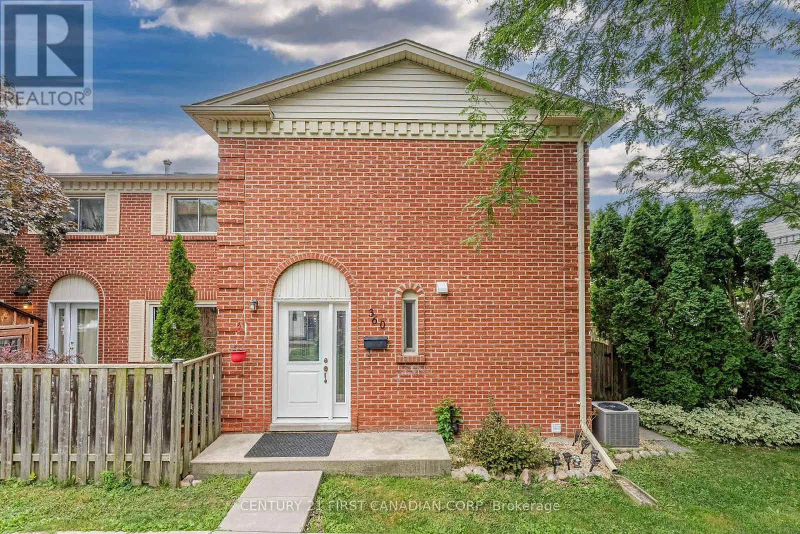8 - 360 HOMESTEAD COURT, #8