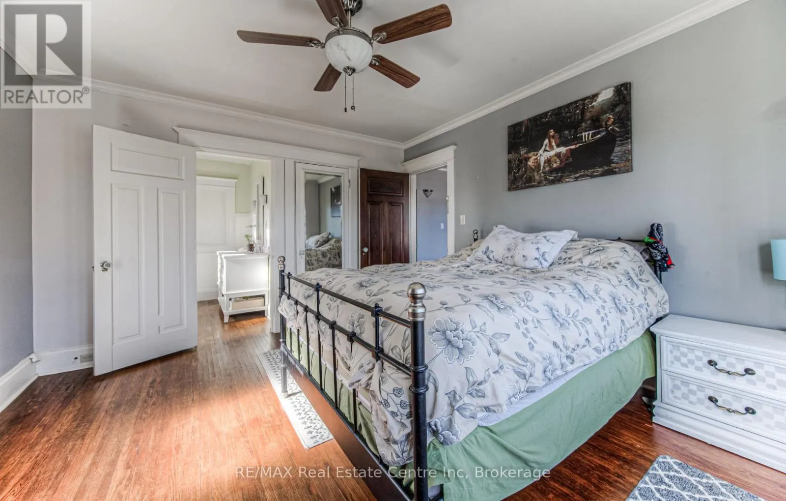 390 MAIN STREET W