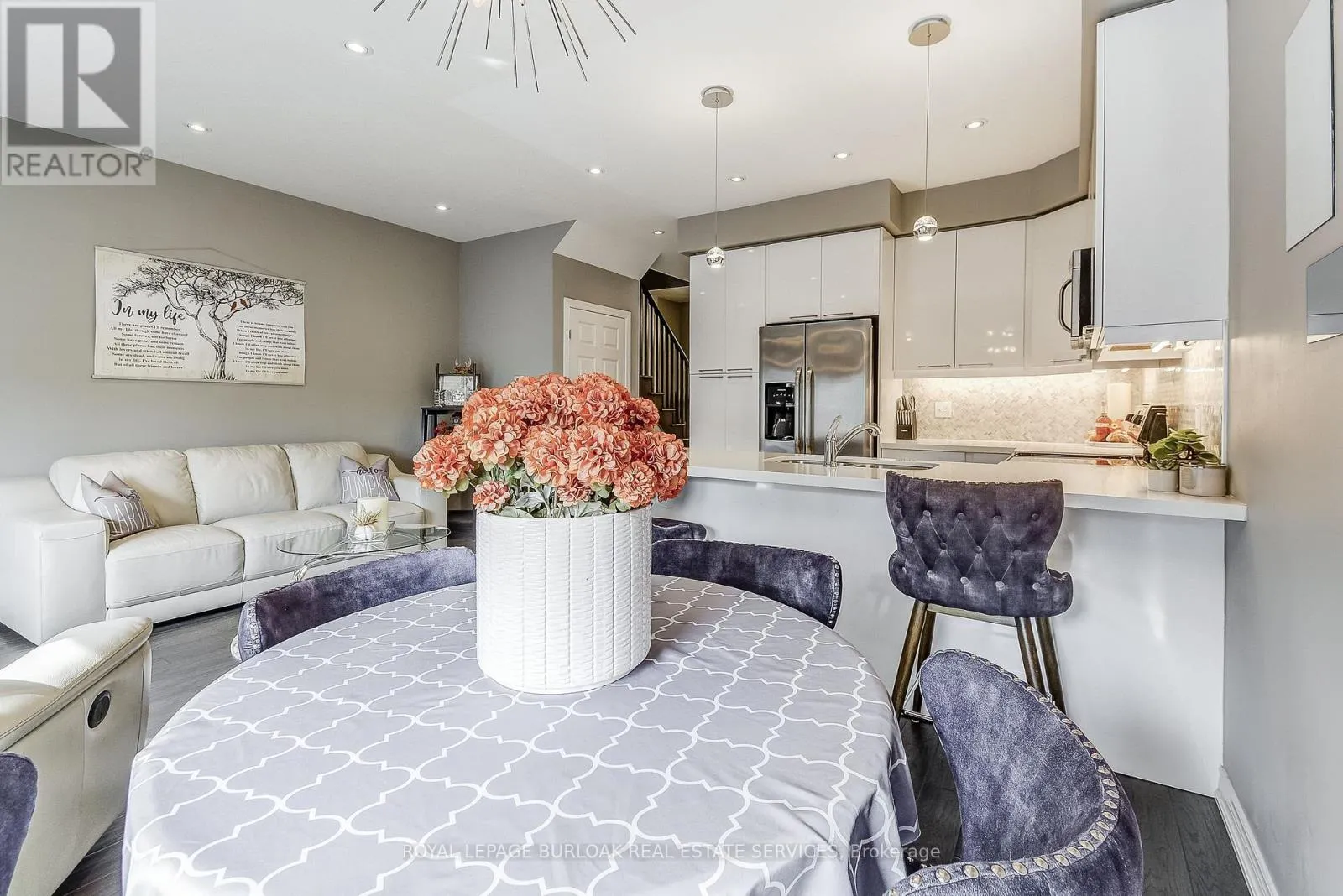 30 - 21 MADONNA DRIVE