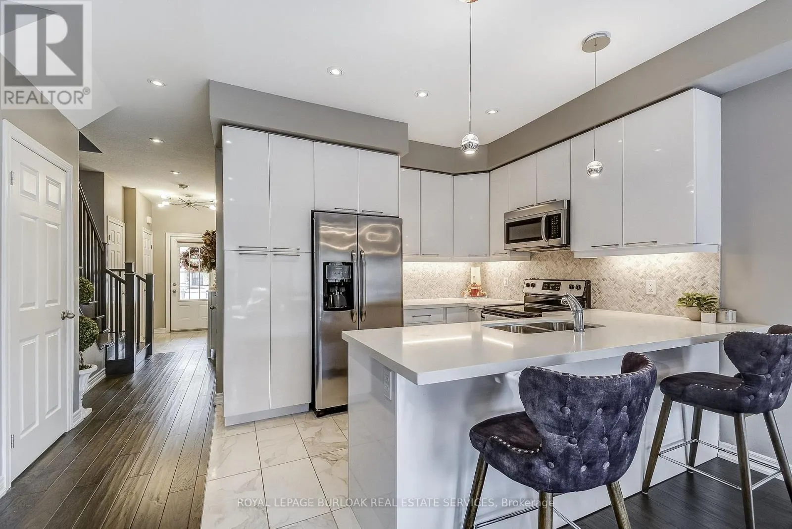 30 - 21 MADONNA DRIVE