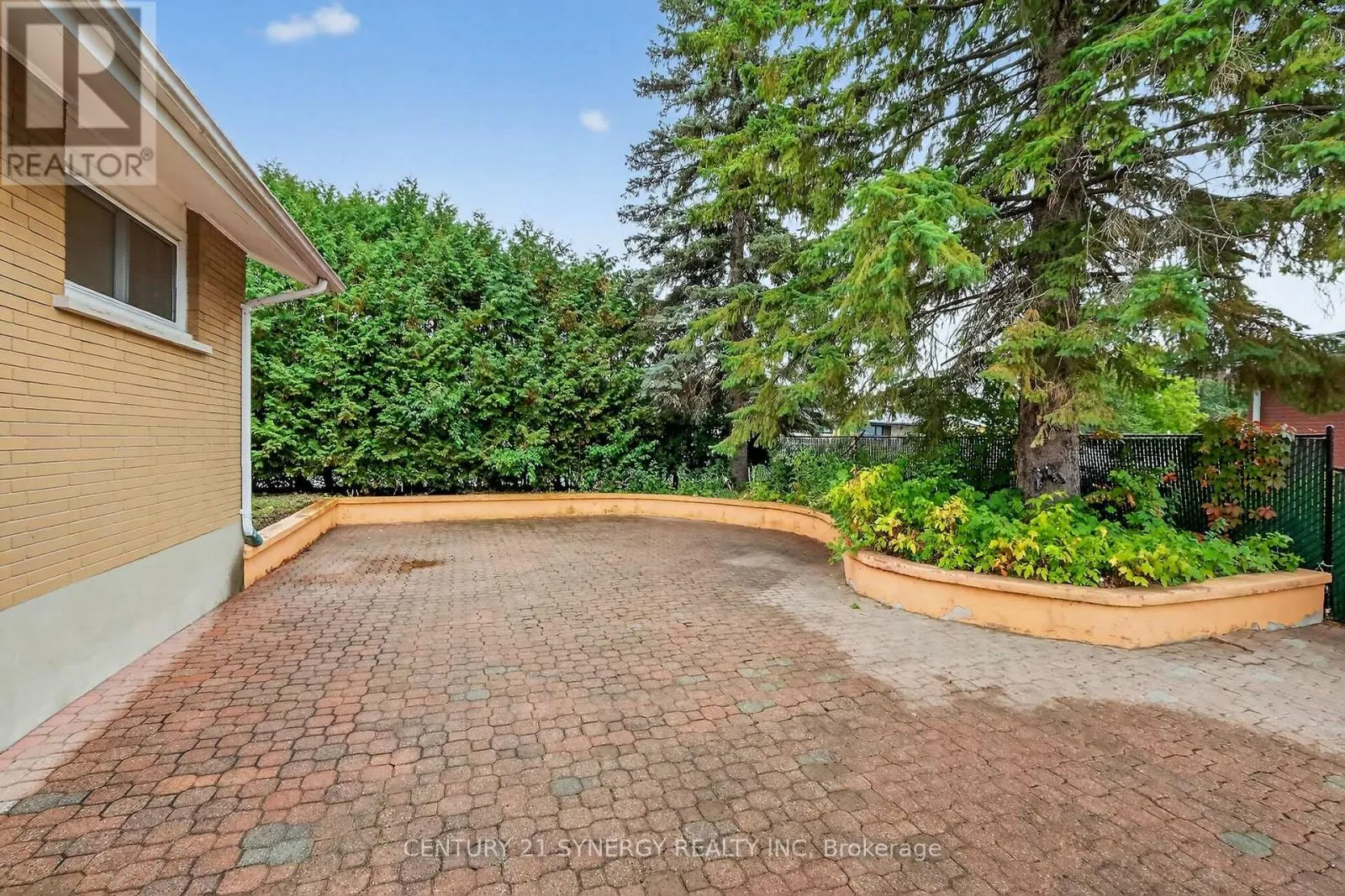 10 PRITCHARD DRIVE