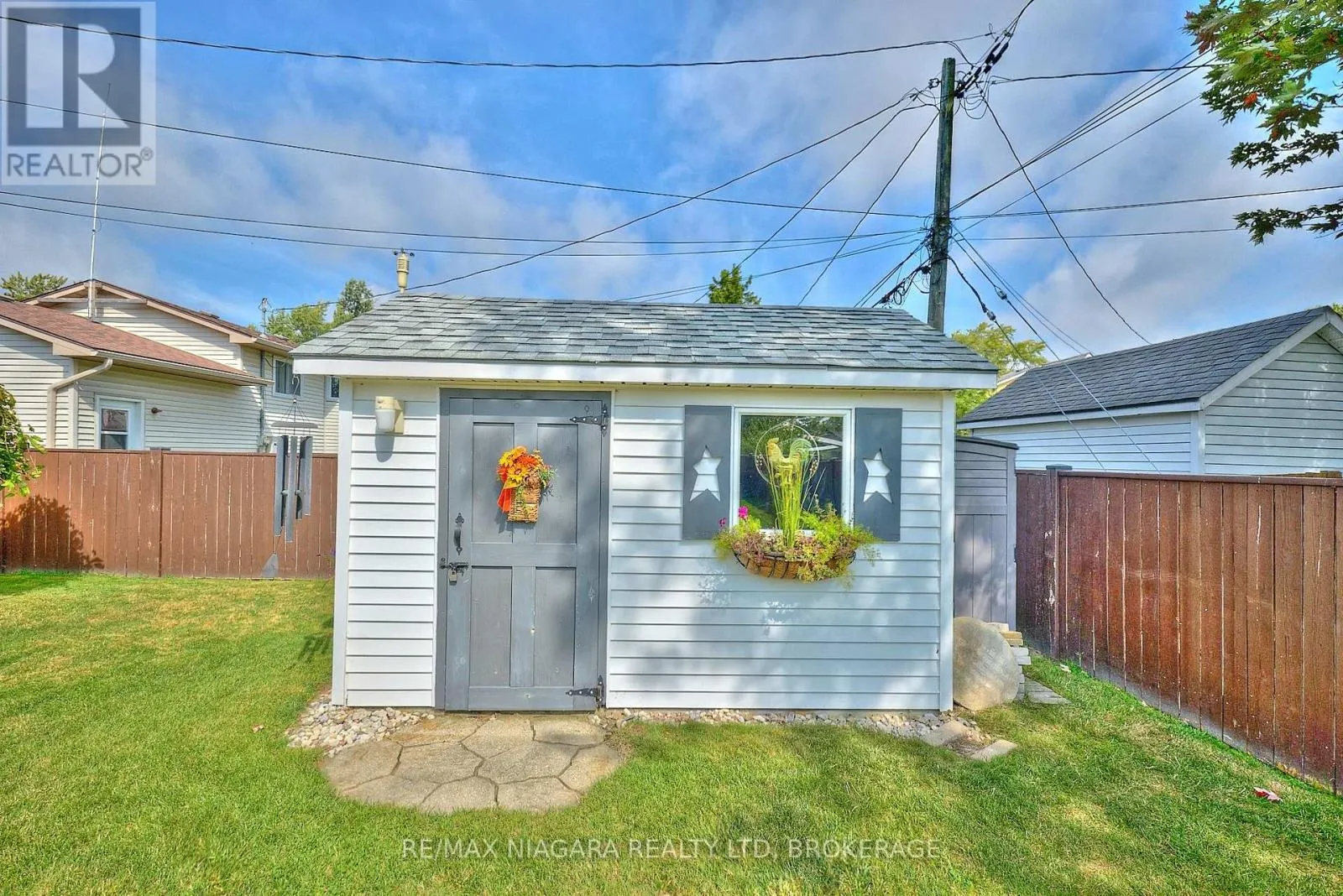 524 LAKEVIEW ROAD
