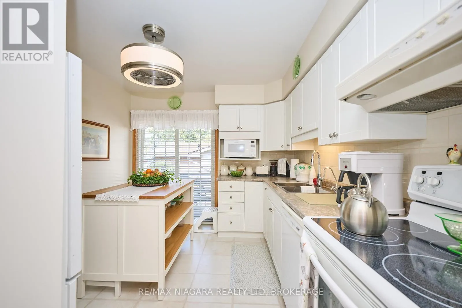 524 LAKEVIEW ROAD