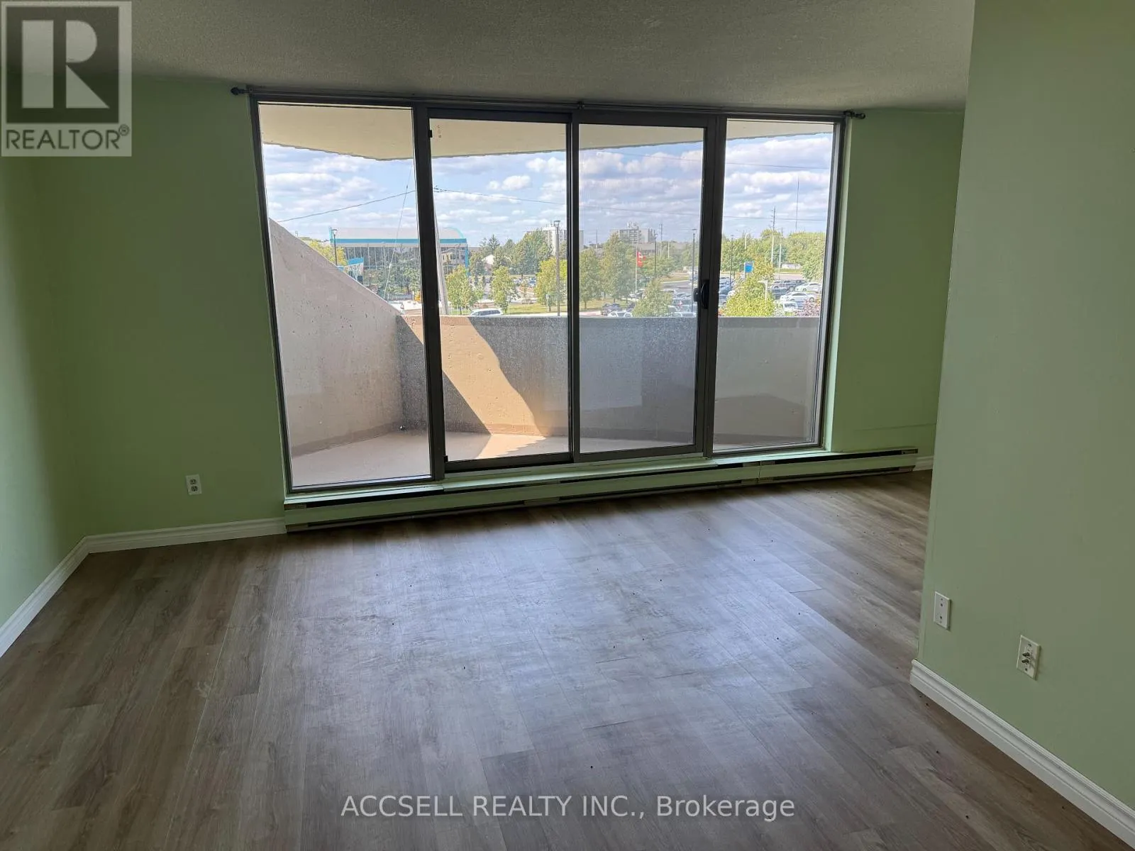 212 - 1103 JALNA BOULEVARD