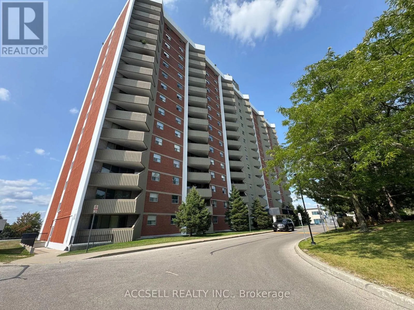 212 - 1103 JALNA BOULEVARD