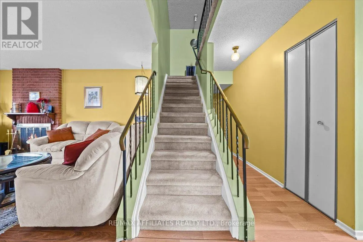 1093 ST LUCIA PLACE