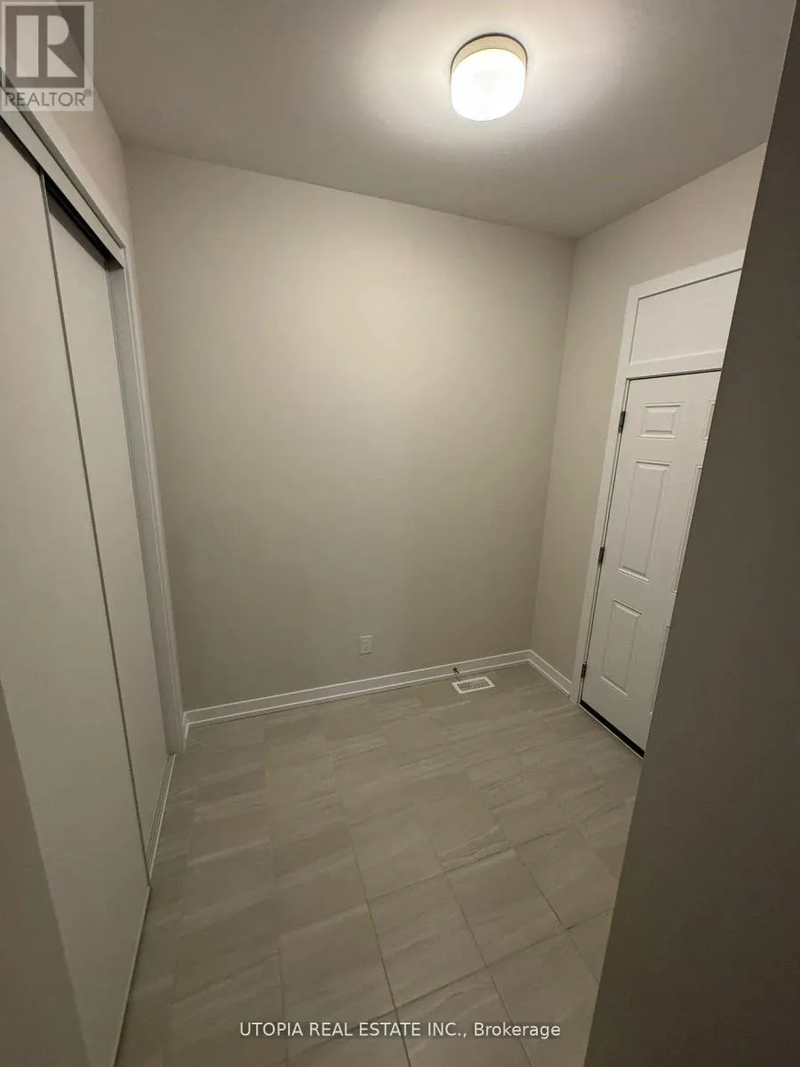 112 HACKAMORE CRESCENT