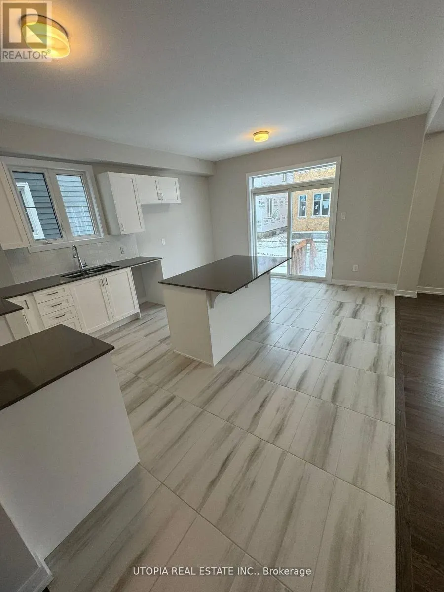 112 HACKAMORE CRESCENT
