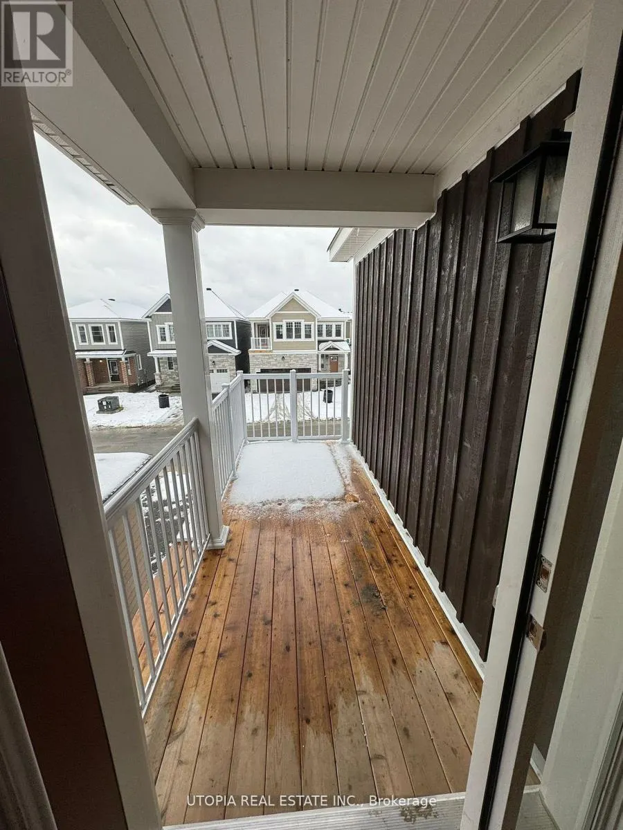 112 HACKAMORE CRESCENT