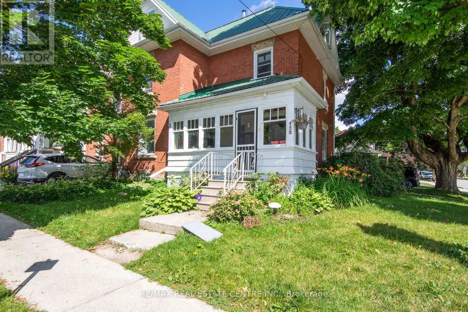 132 FIRST AVENUE E
