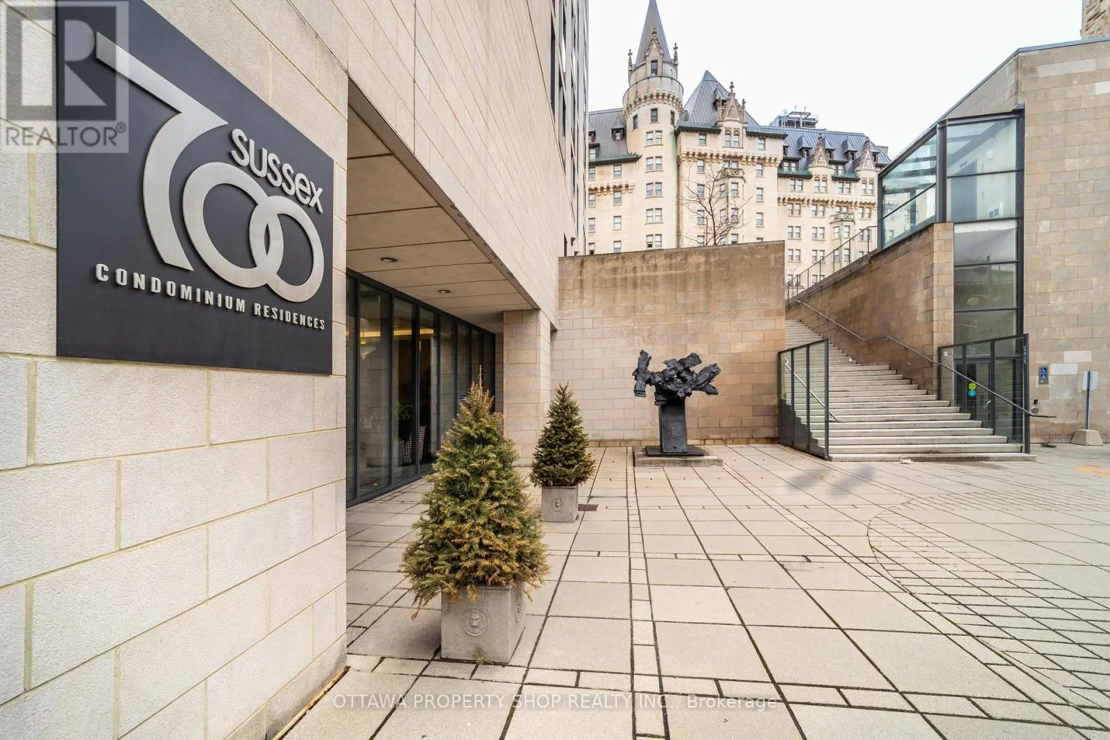 403 - 700 SUSSEX DRIVE
