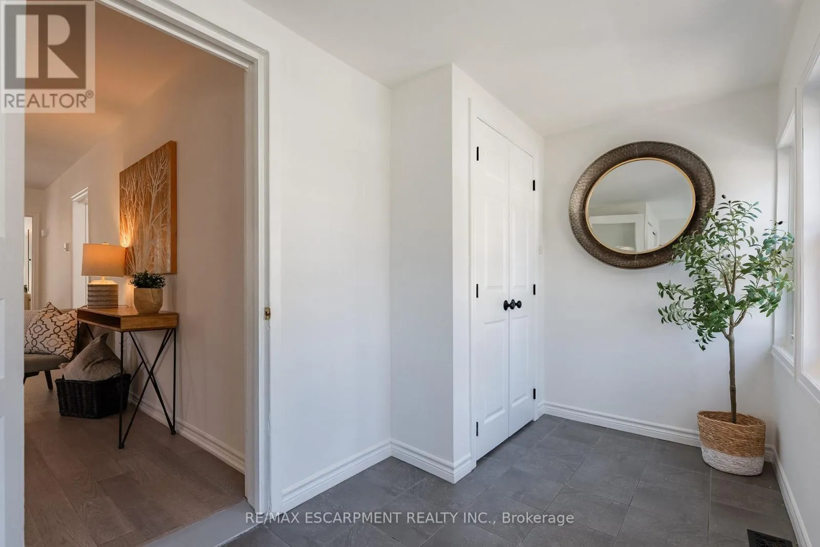 53 BAYVIEW DRIVE