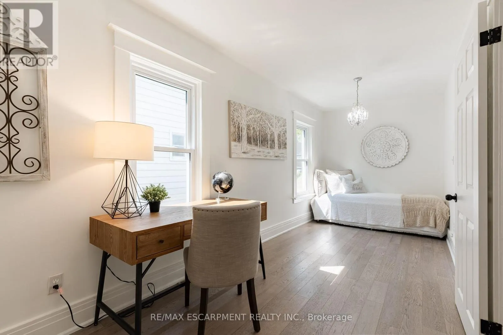 53 BAYVIEW DRIVE