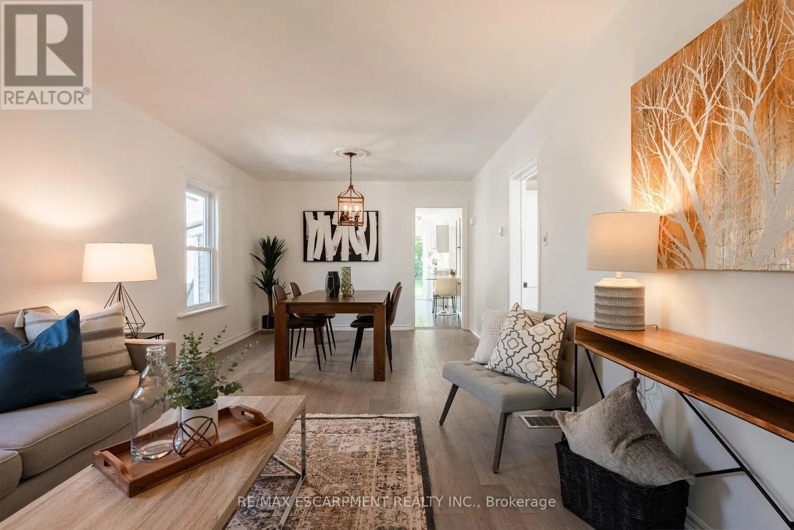 53 BAYVIEW DRIVE