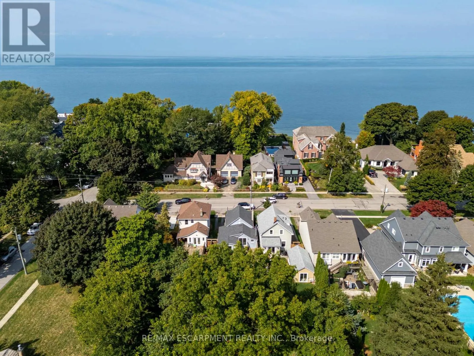 53 BAYVIEW DRIVE