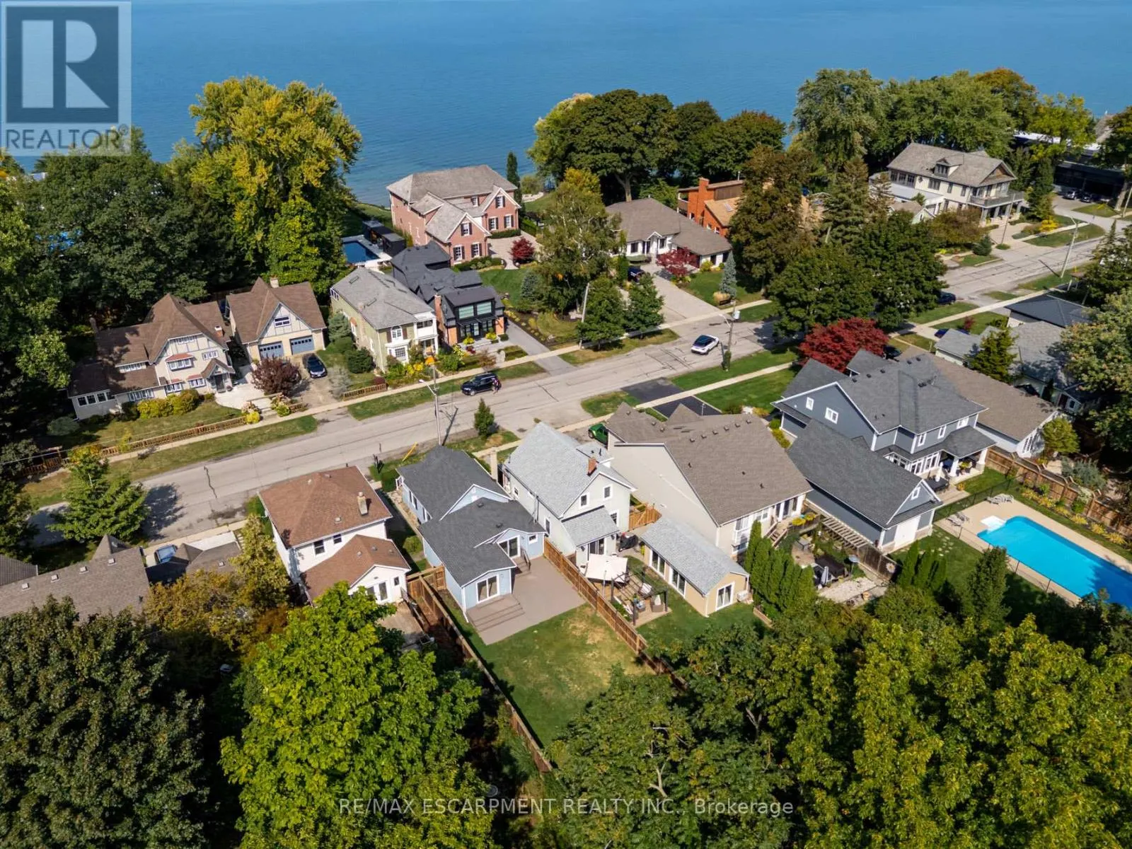 53 BAYVIEW DRIVE