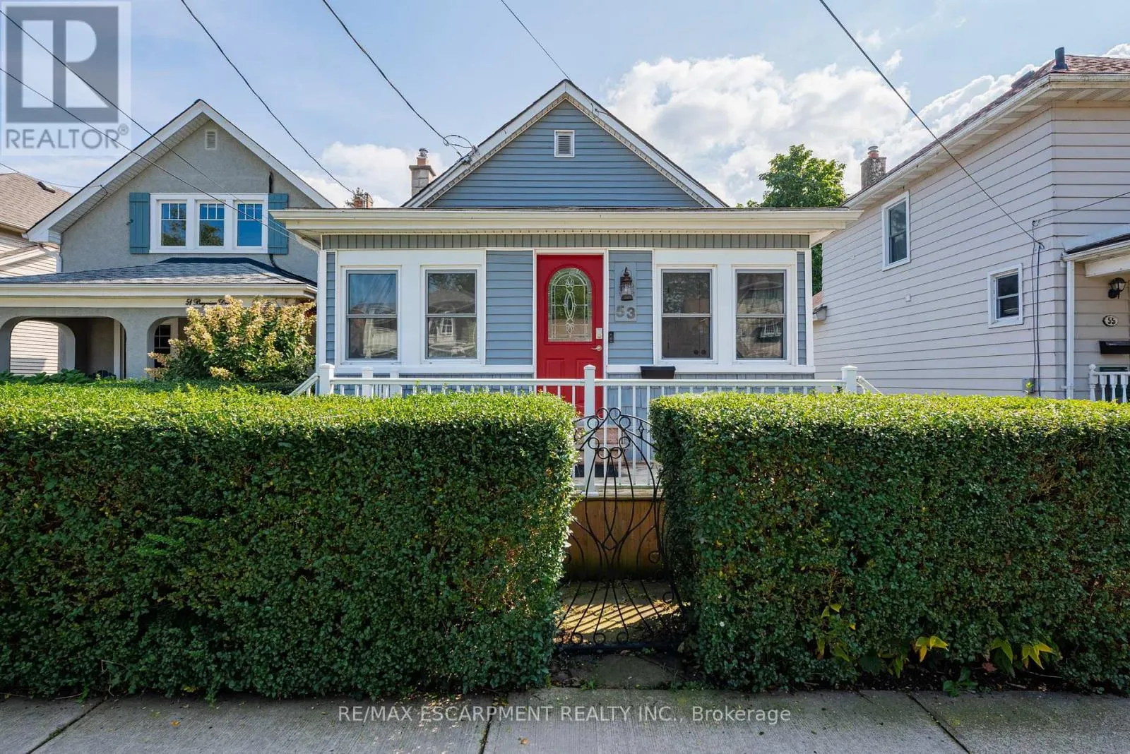 53 BAYVIEW DRIVE