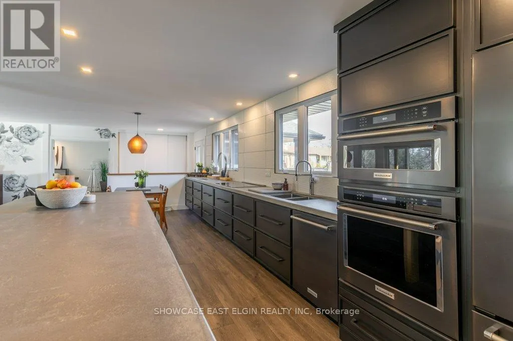 26 LAWRENCE CRESCENT