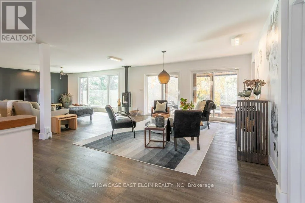 26 LAWRENCE CRESCENT
