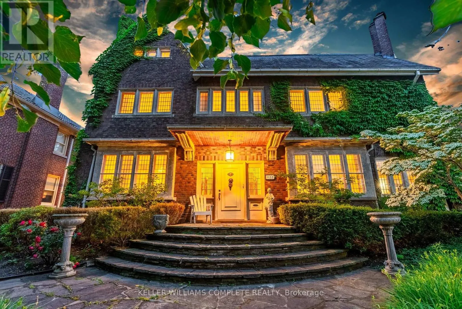 122 DUFFERIN AVENUE
