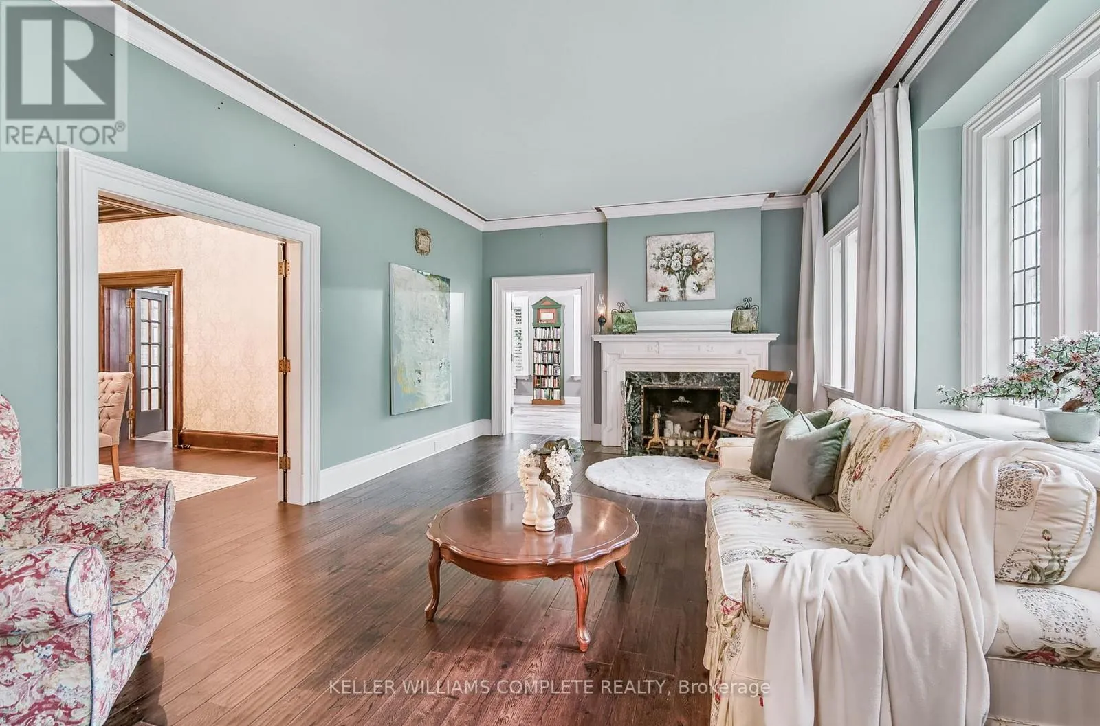 122 DUFFERIN AVENUE