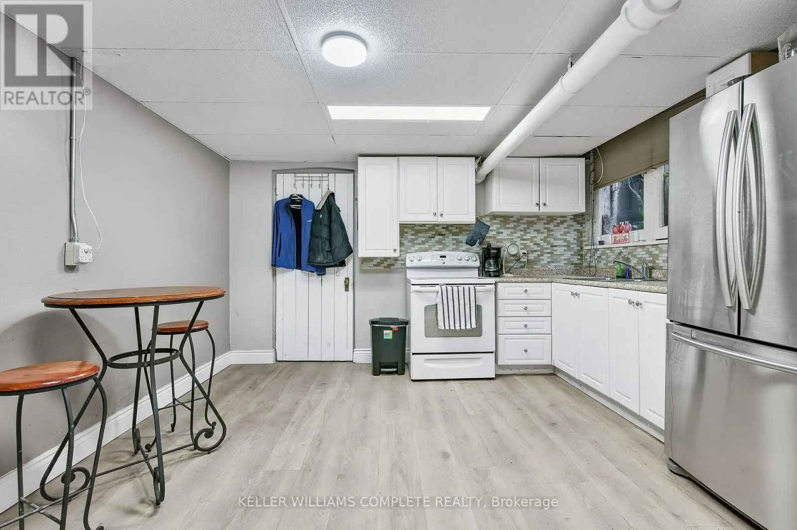 122 DUFFERIN AVENUE