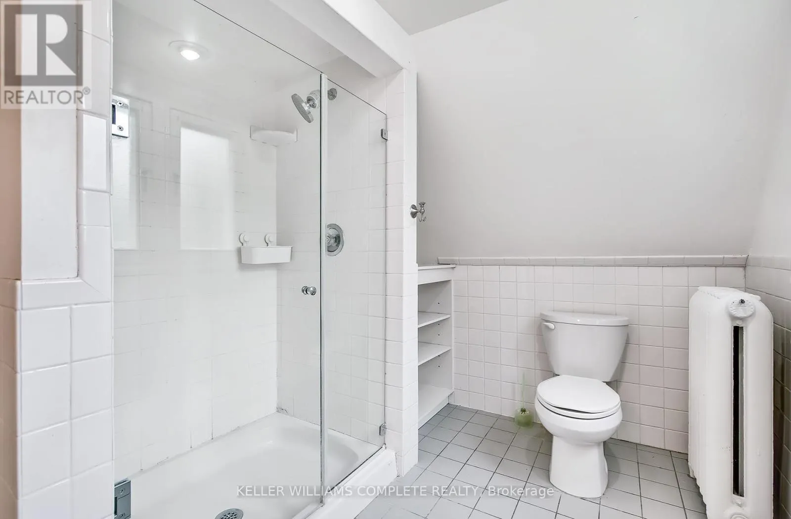 122 DUFFERIN AVENUE